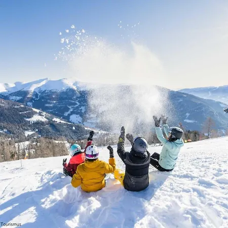 Alpstay Eulennest - Ski-in & Ski-out Appartement Bad Kleinkirchheim